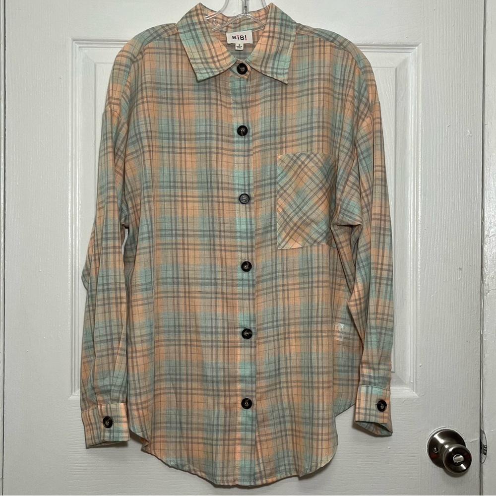 NWOT BiBi Sage and Peach Casual Drop shoulder Button Down Shirt